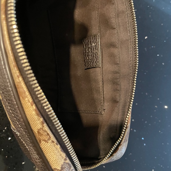 Gently used Gucci belt bag - Picture 4 of 7